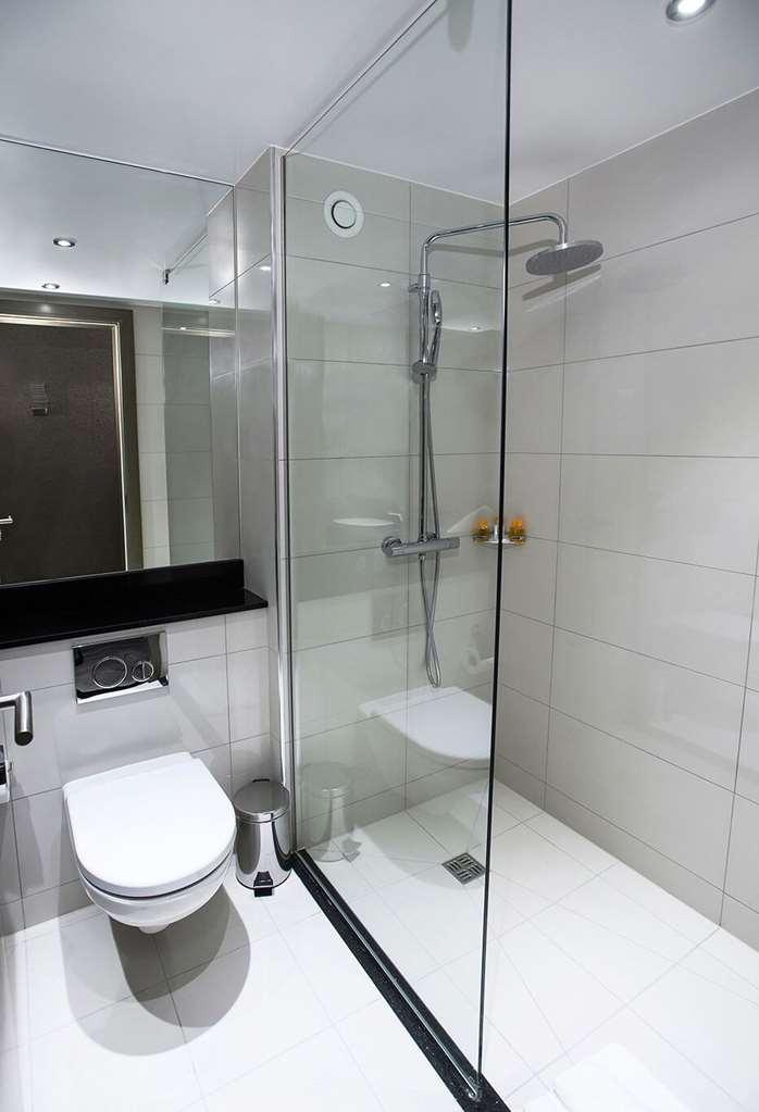 Atrium Hotel Heathrow Hillingdon Exterior photo
