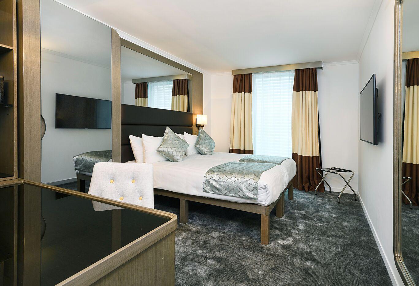 Atrium Hotel Heathrow Hillingdon Exterior photo
