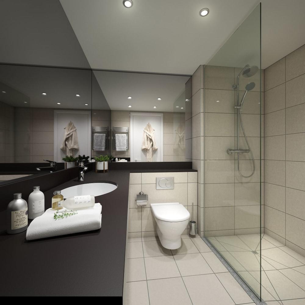Atrium Hotel Heathrow Hillingdon Exterior photo